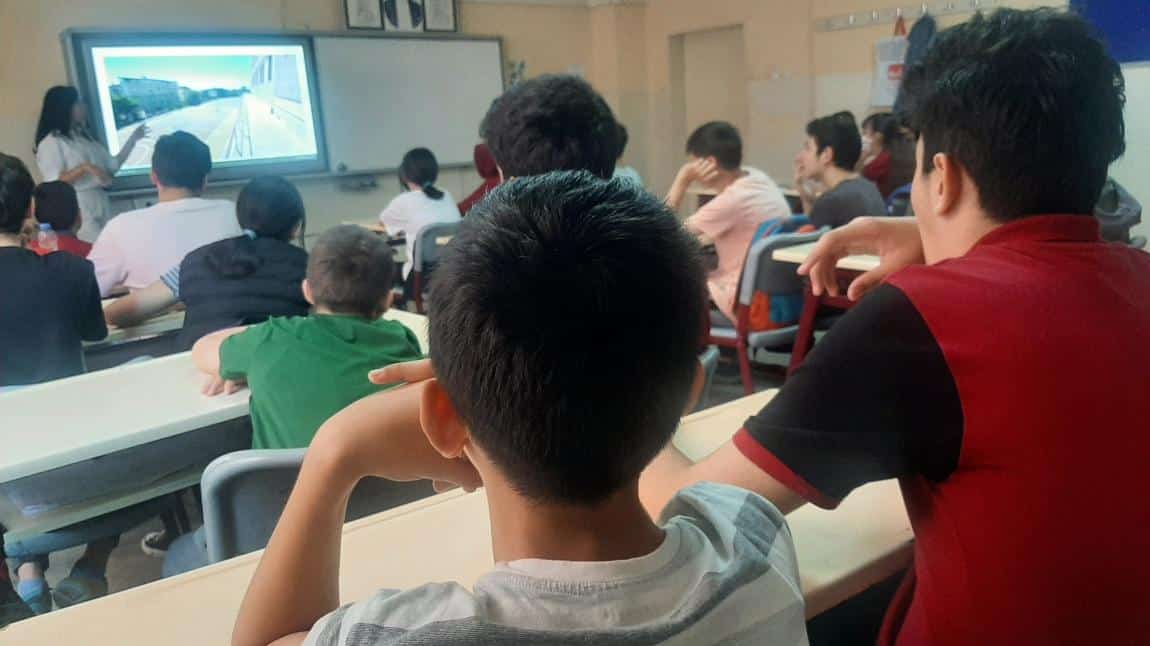 8.Sınıf Öğrencilerimize Sarkuysan Anadolu Lisesi Semineri
