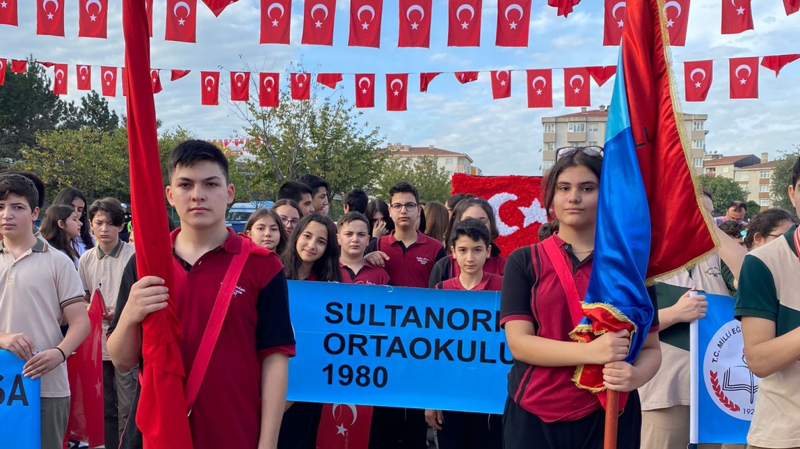 Okulumuz 29 Ekim Cumhuriyet Bayramı Çelenk Sunma Törenine Katıldı.